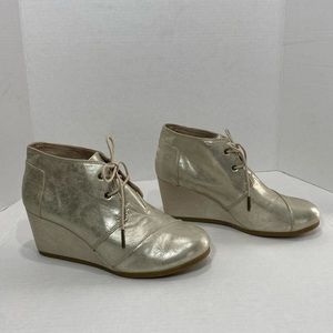 TOMS Desert Wedge White Gold Metallic Shoes size W 10